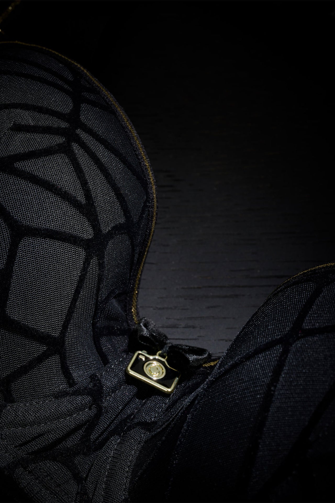 #the-adventuress-balcony-bra-black-gold-lurex