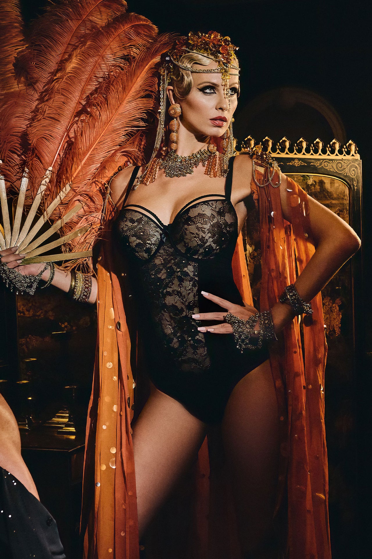 #peekaboo-plunge-balcony-body-black-and-sand