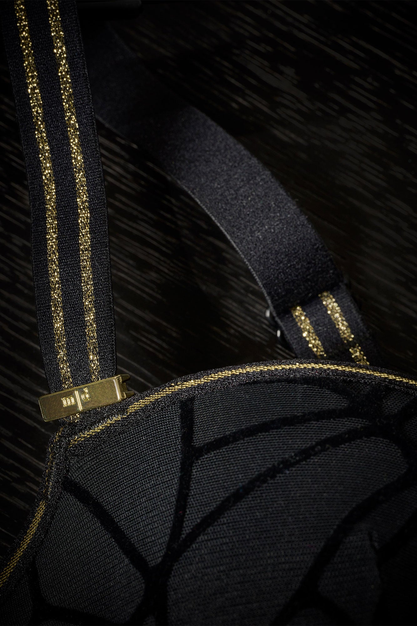 #color_black gold lurex