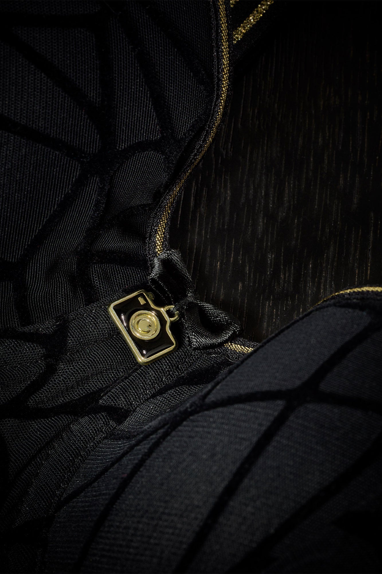 #color_black gold lurex