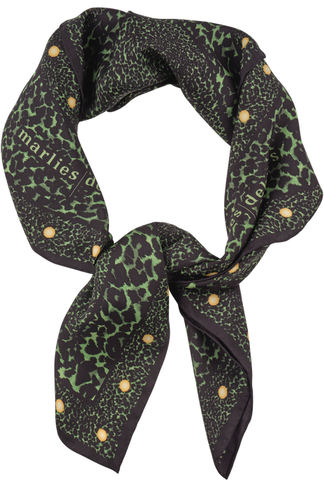 #color_black green leopard