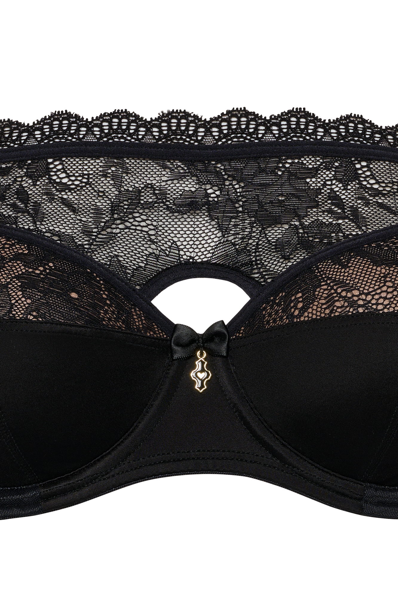 #color_black lace and sand