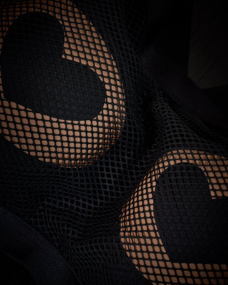 #color_black mesh and sand