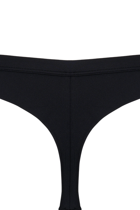 #color_black mesh and sand